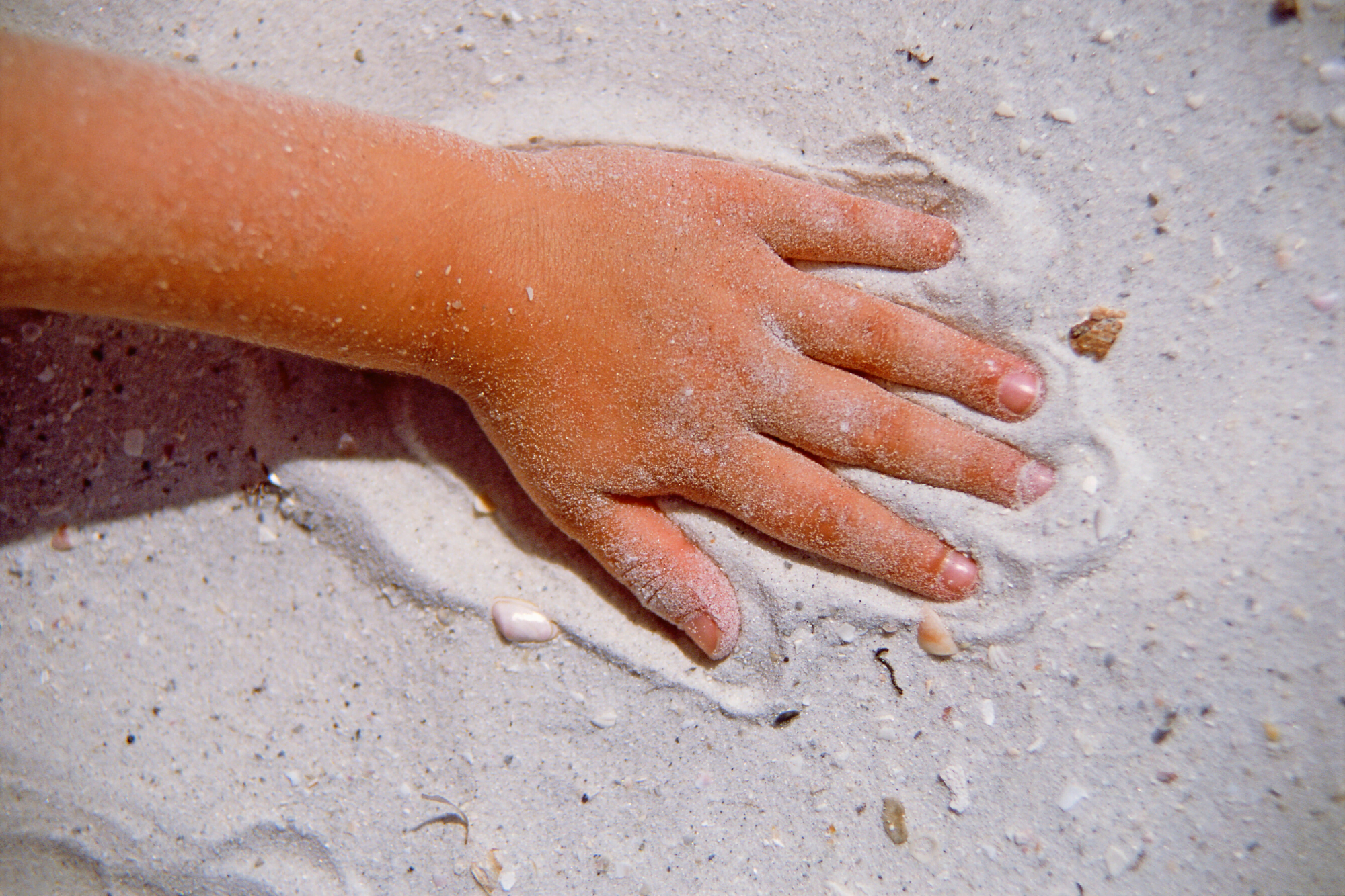 La sabbia come medium educativo, riabilitativo e terapeutico in arteterapia