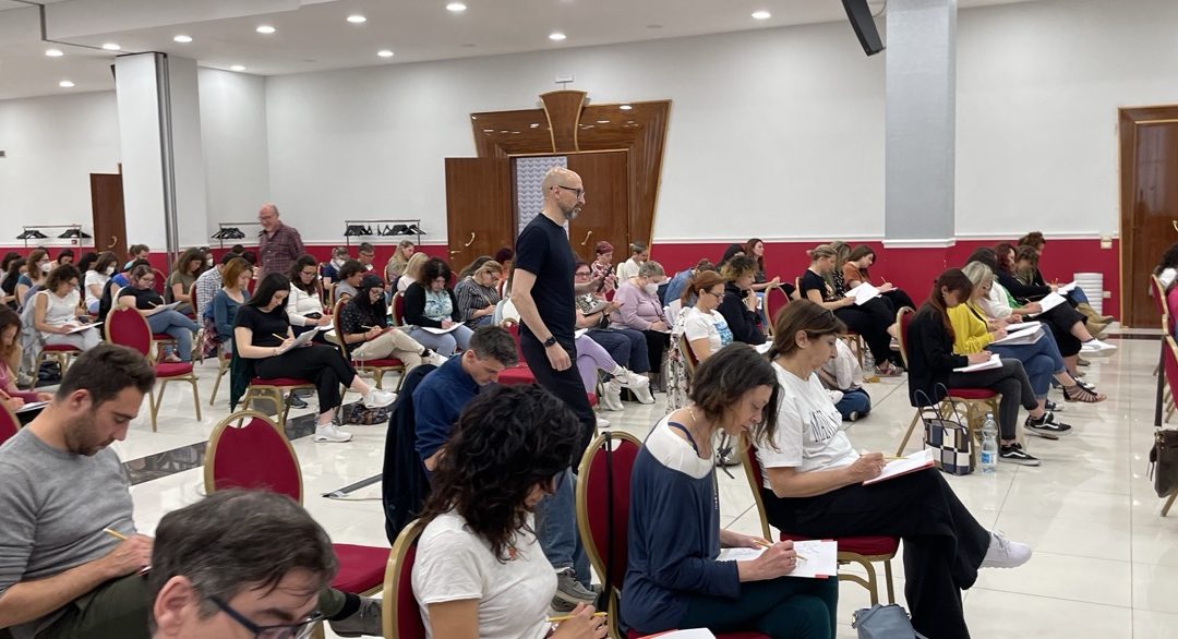 L’arte di parlare in pubblico e la paura del giudizio sociale