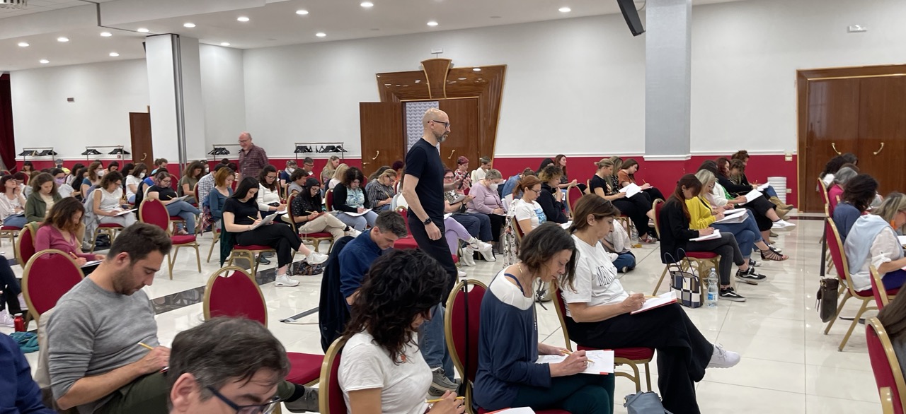 arte di parlare in pubblico e paura del giudizio sociale – dimensioni grandi